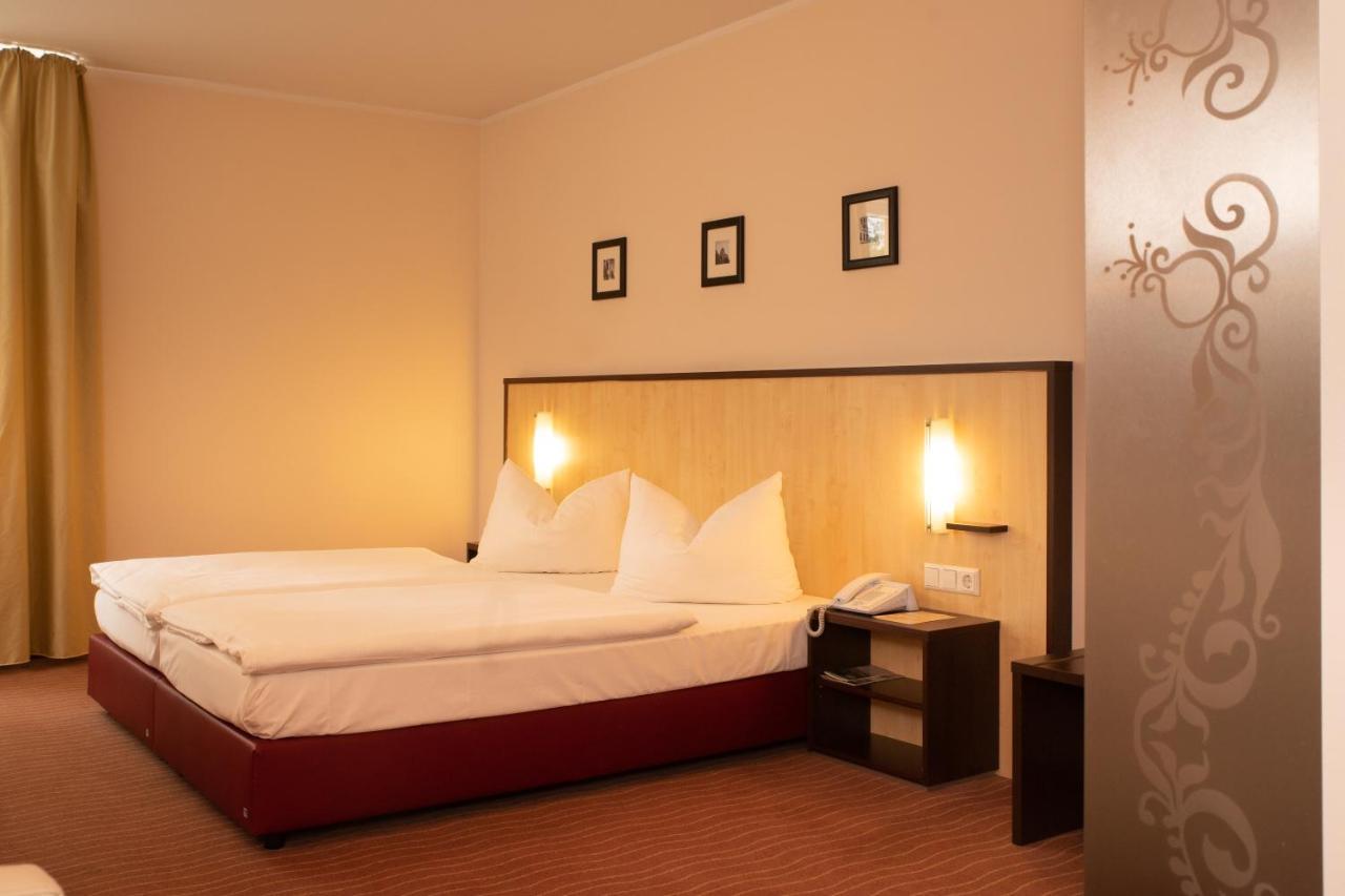 דרזדן Bergwirtschaft Wilder Mann Hotel Und Restaurant מראה חיצוני תמונה