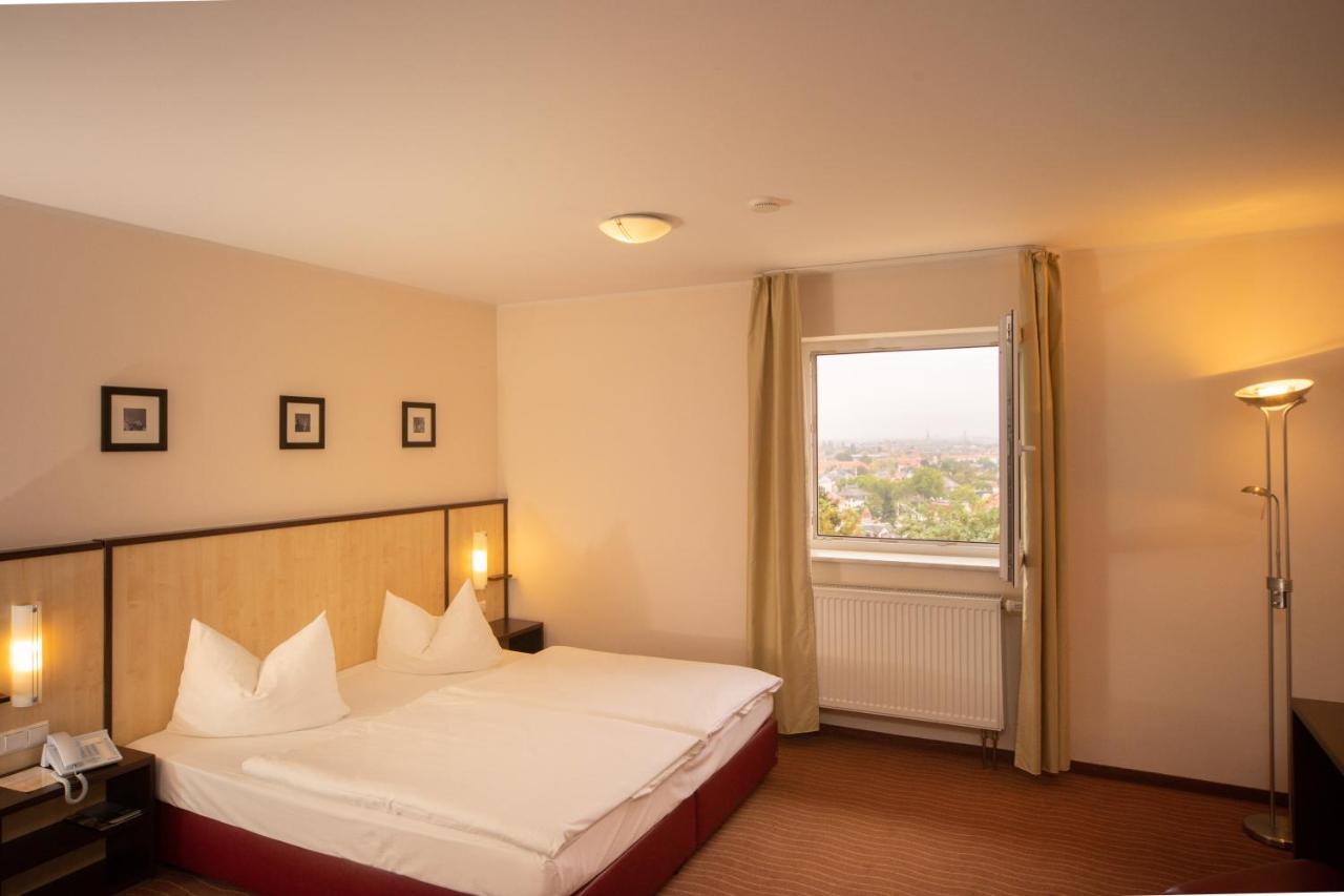 דרזדן Bergwirtschaft Wilder Mann Hotel Und Restaurant מראה חיצוני תמונה